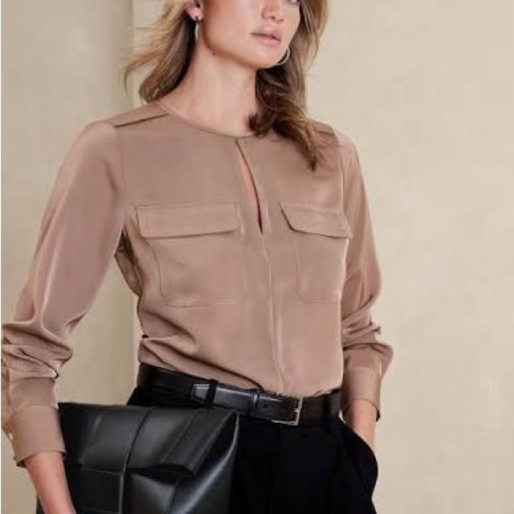 Banana Republic Oversized Leather Clutch - Picture 2 of 2